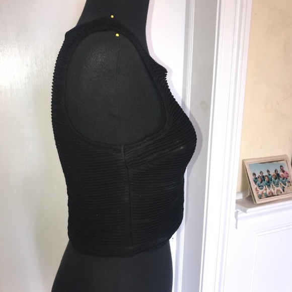 Black crop top - Picture 2 of 4